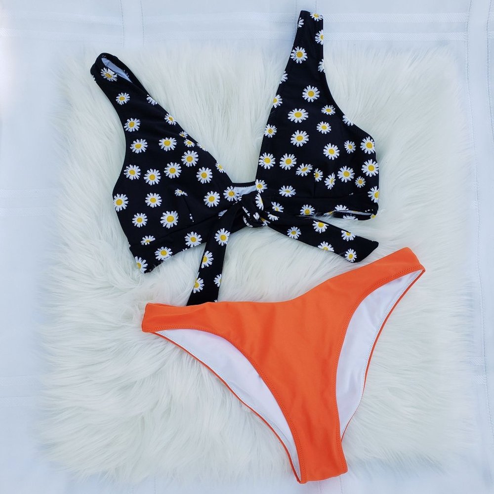 Cupshe Daisy Print Bikini